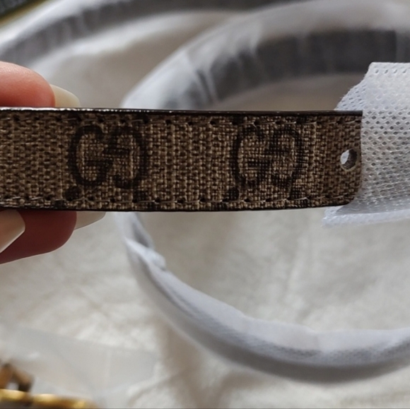 Gucci Reversible Gold GG Monogram/Black Leather Women's Belt - Picture 4 of 8